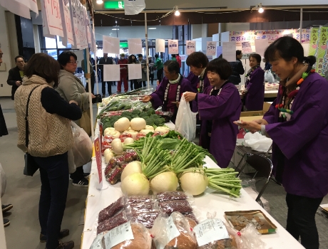 京野菜部会女性部が京野菜の販売促進